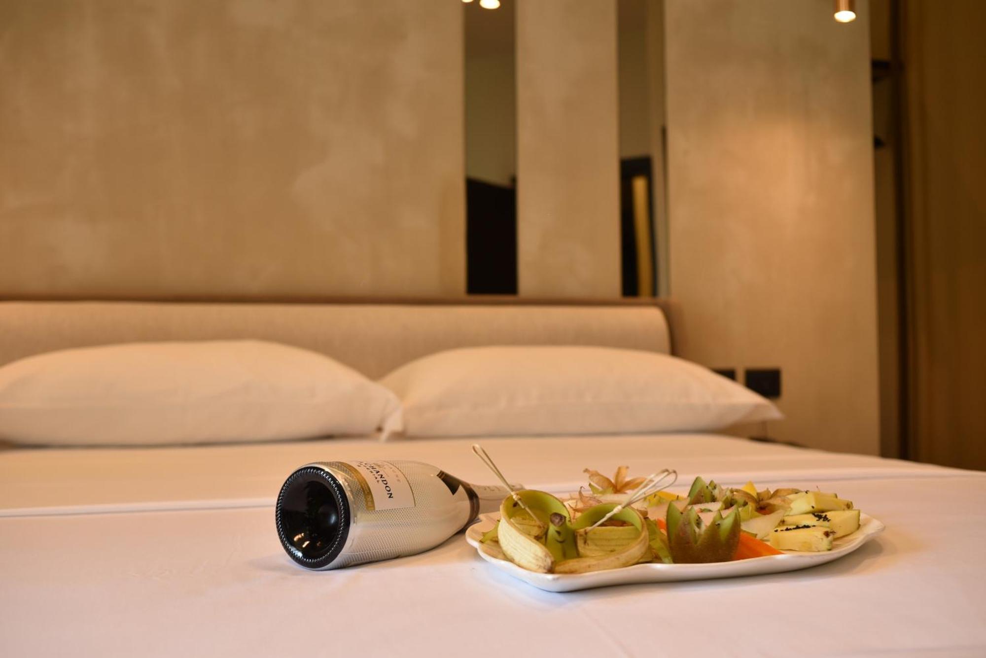 Nuna Hotel Radhimë Dış mekan fotoğraf