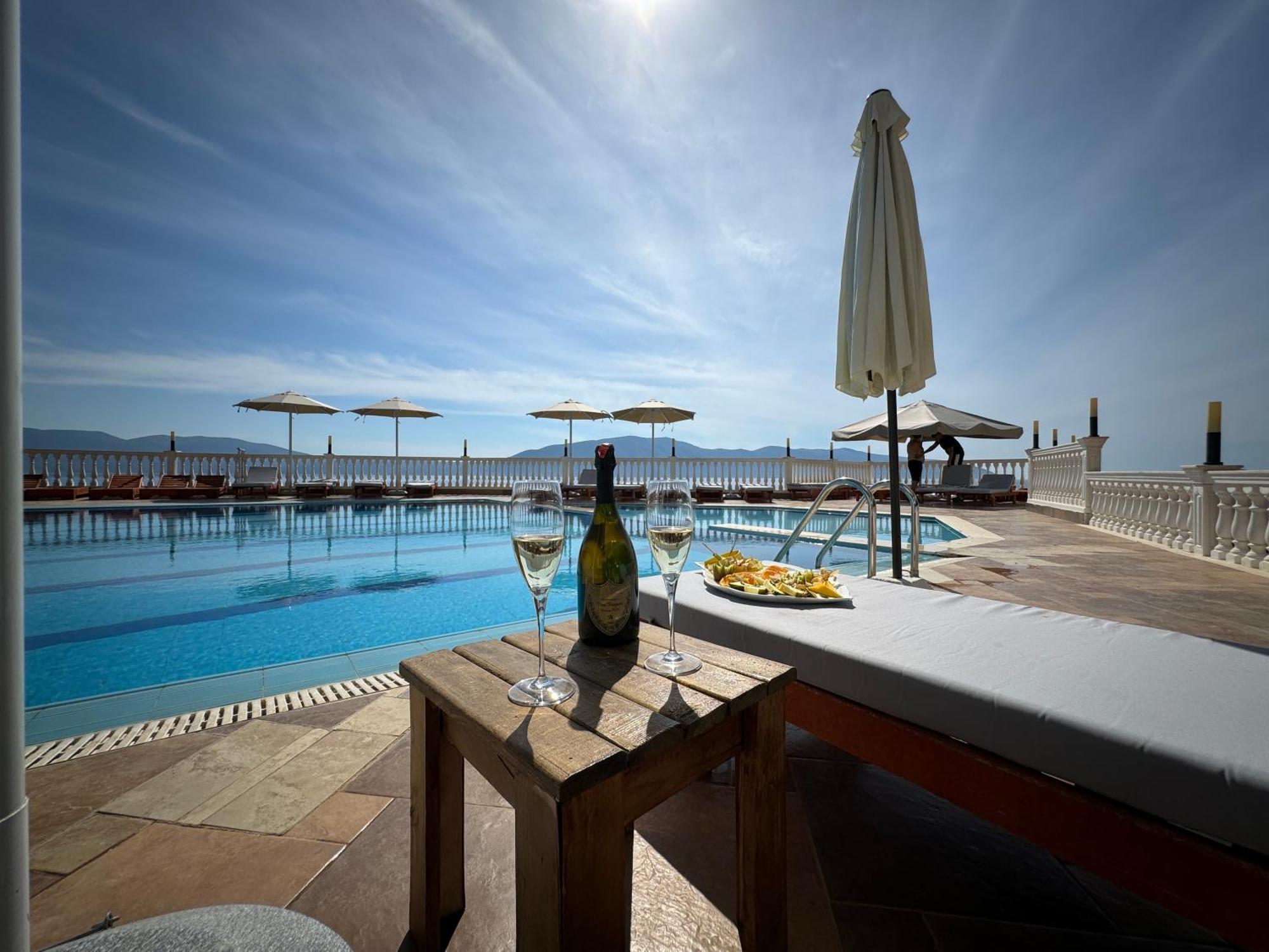 Nuna Hotel Radhimë Dış mekan fotoğraf