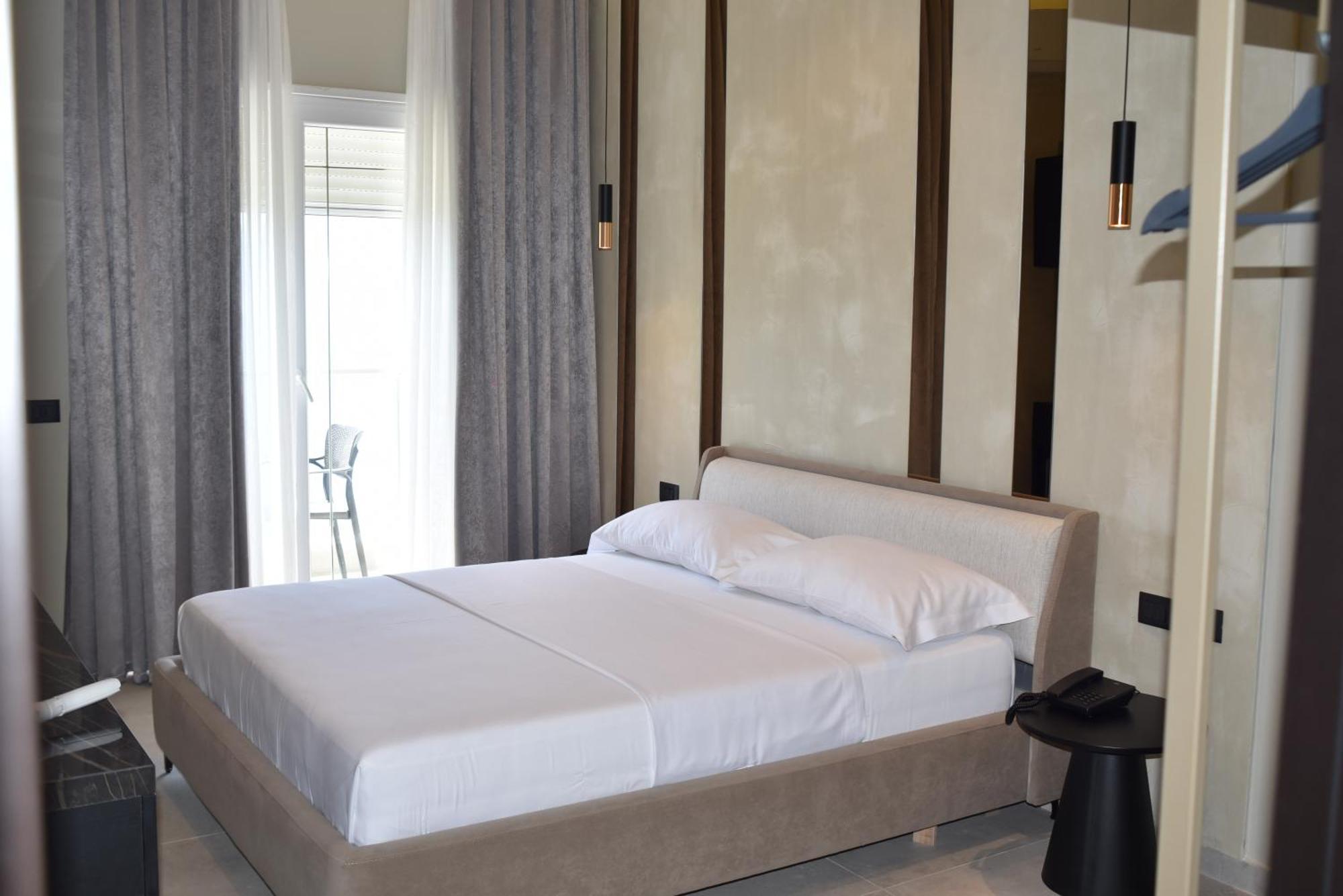 Nuna Hotel Radhimë Oda fotoğraf