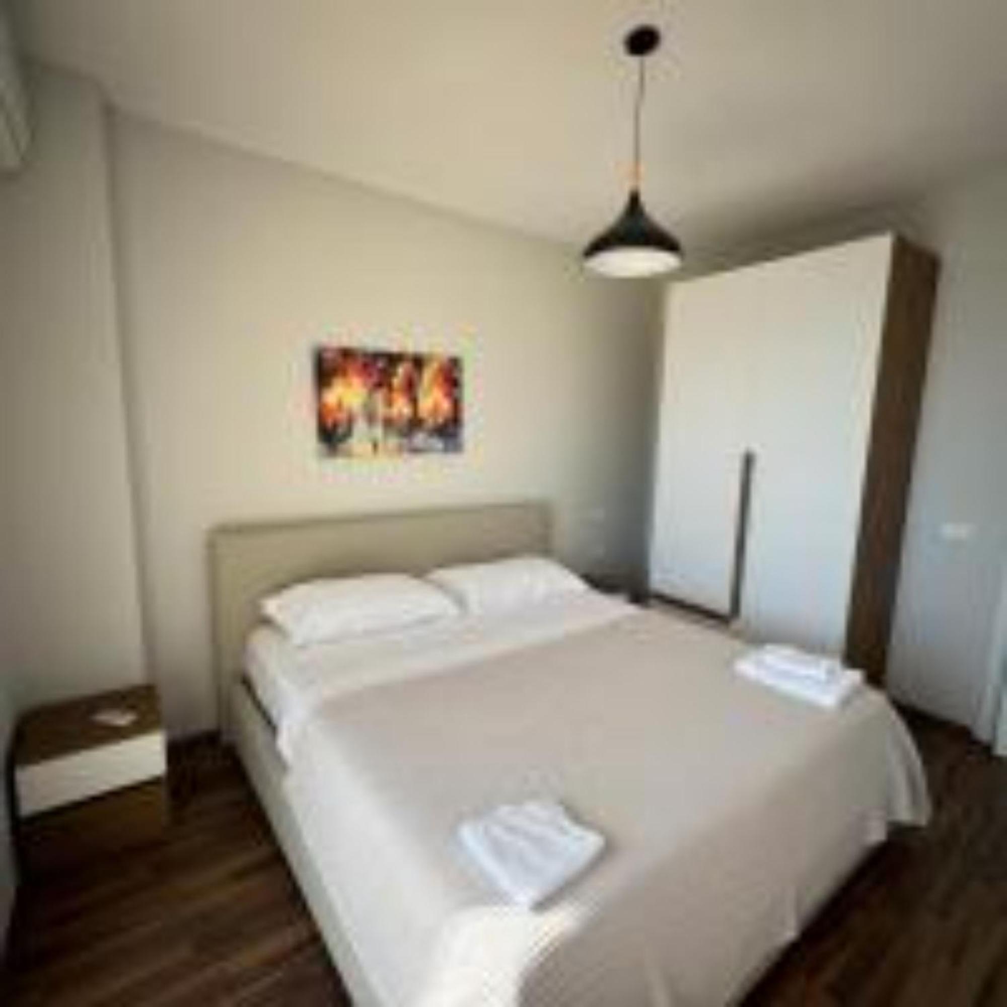 Nuna Hotel Radhimë Dış mekan fotoğraf